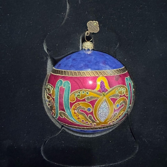 Christmas ornament,inspired by Russian Easter eggs designed by Joan Rivers - Picture 6 of 7